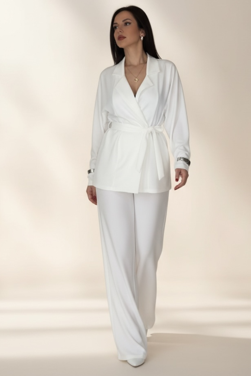 Tailleur "Aura Bianca" – Completo Wrap & Pantalone Palazzo.