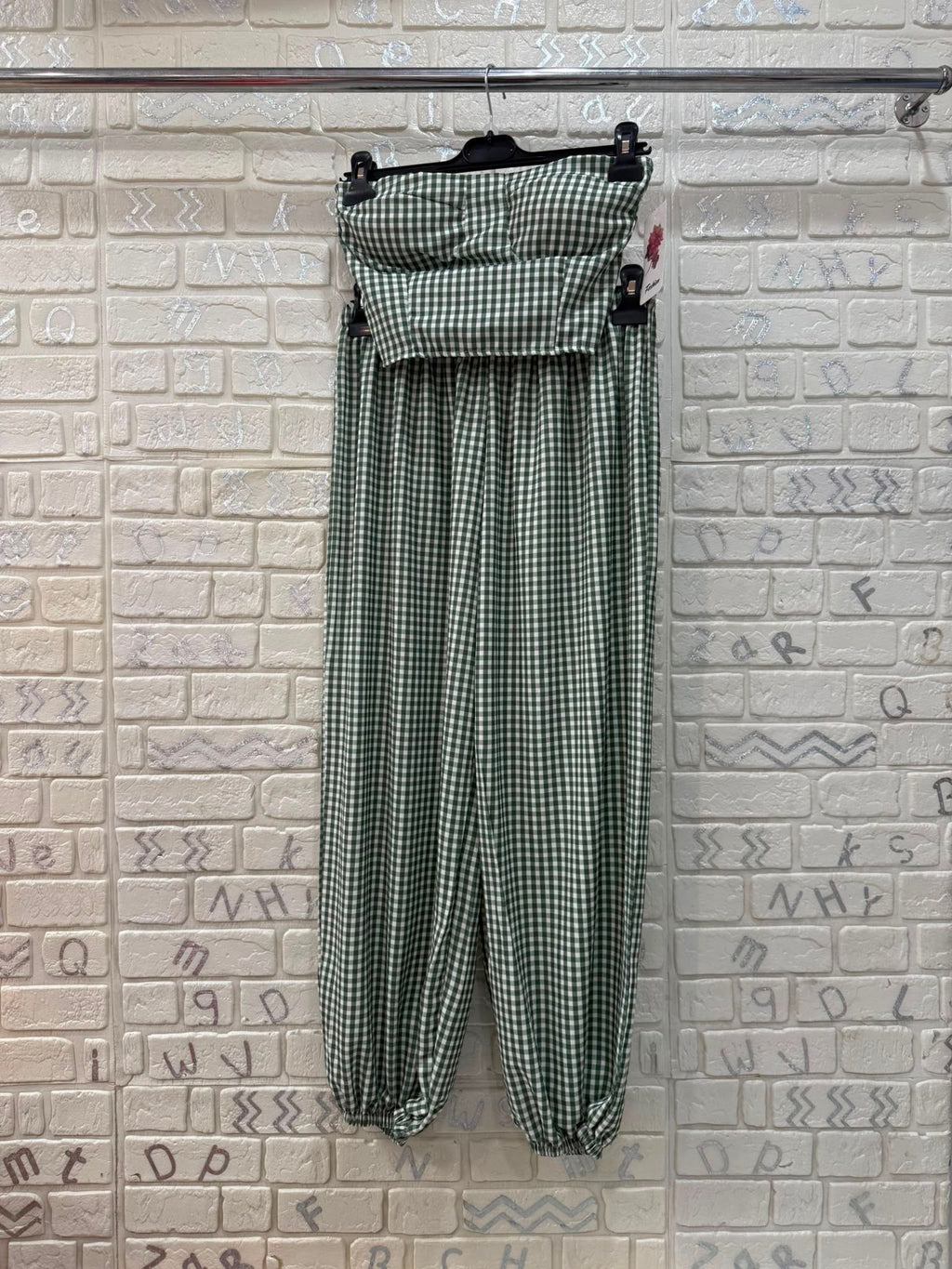 Coordinato a Quadretti con Top a Fascia e Pantaloni Harem