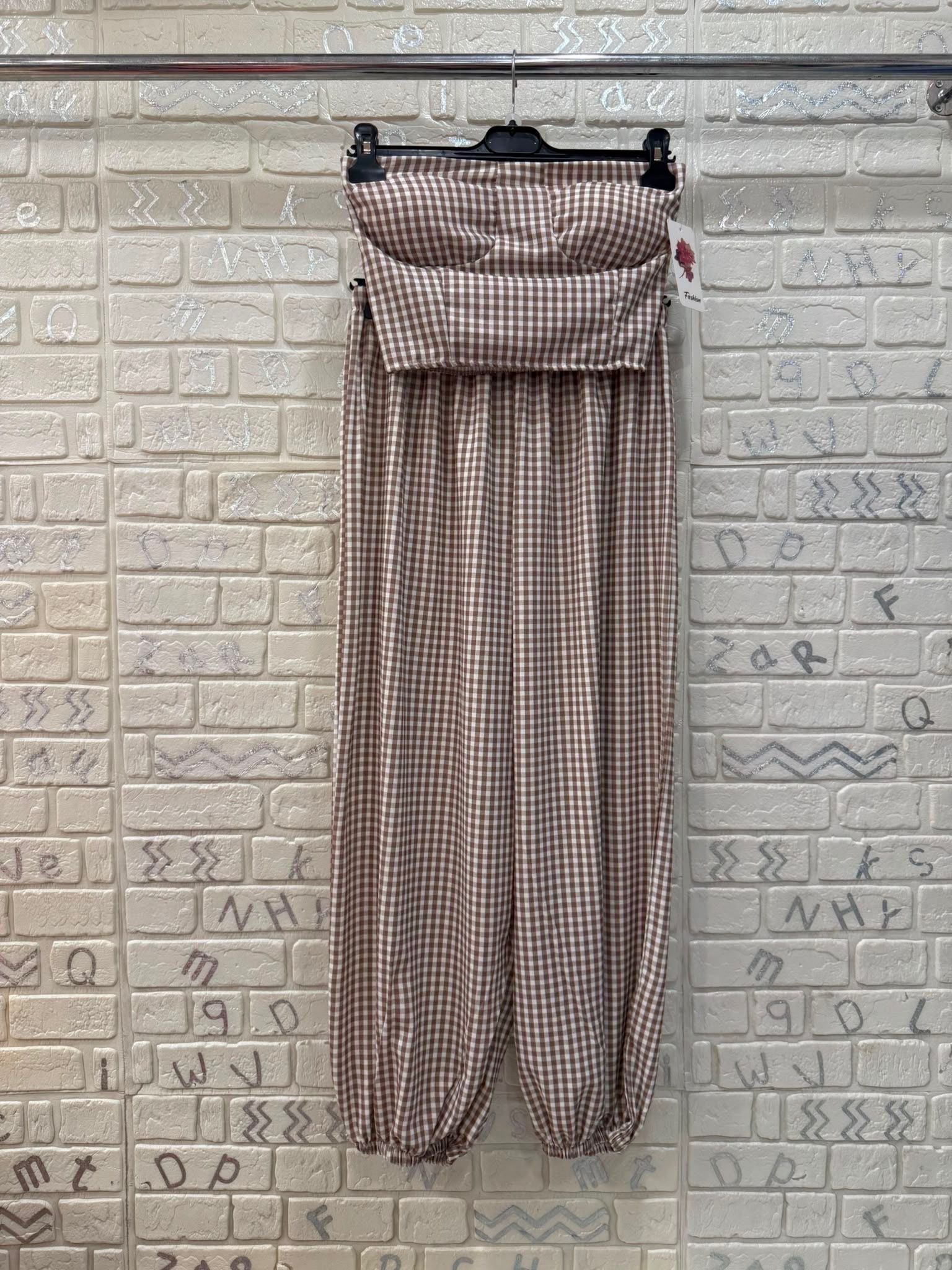 Coordinato a Quadretti con Top a Fascia e Pantaloni Harem