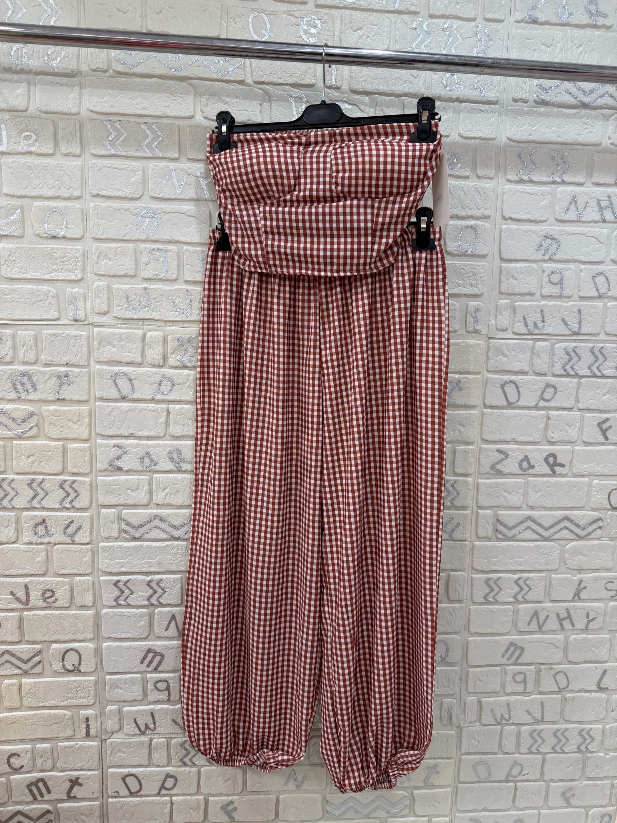 Coordinato a Quadretti con Top a Fascia e Pantaloni Harem